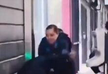 policías